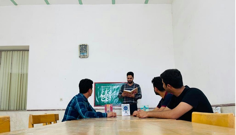 نشست کتابخوان کتابخانه ای